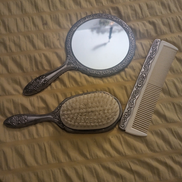 3 pc Silver plated vanity set - Picture 1 of 6